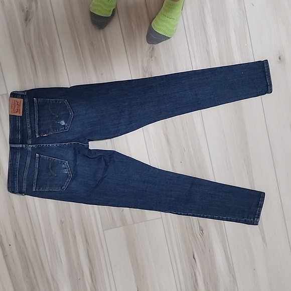 Levi's 711 skinny distressed medium wash jeans regular inseam. Size 28 - Picture 2 of 5